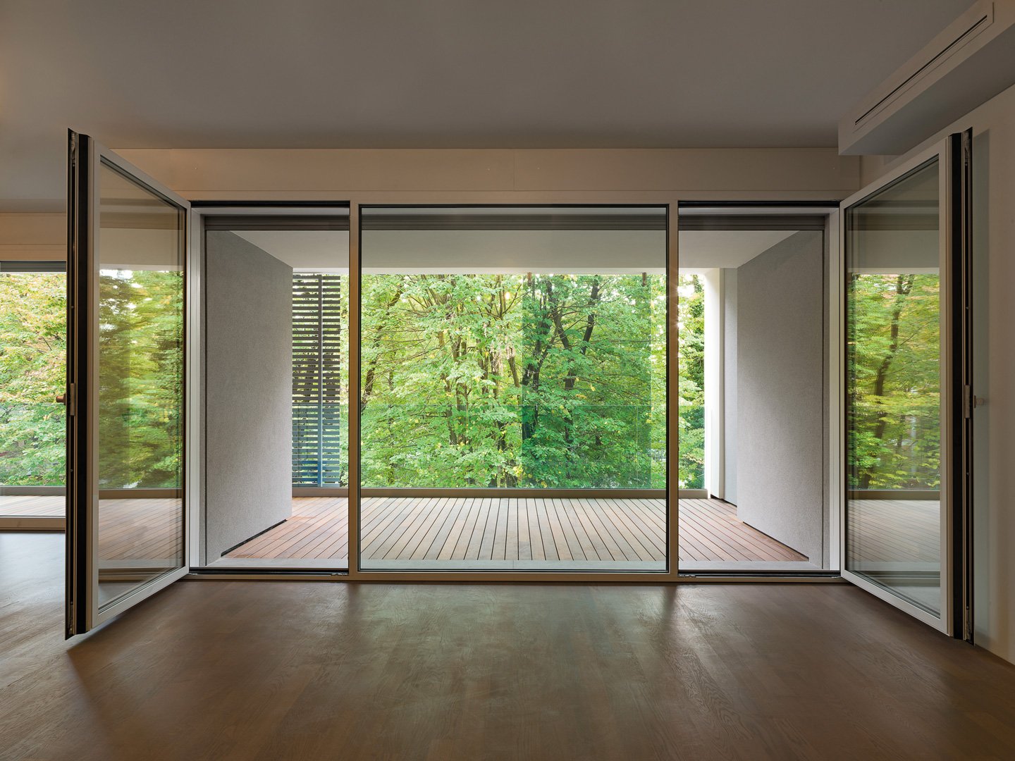 Esquadria de alumínio com natureza